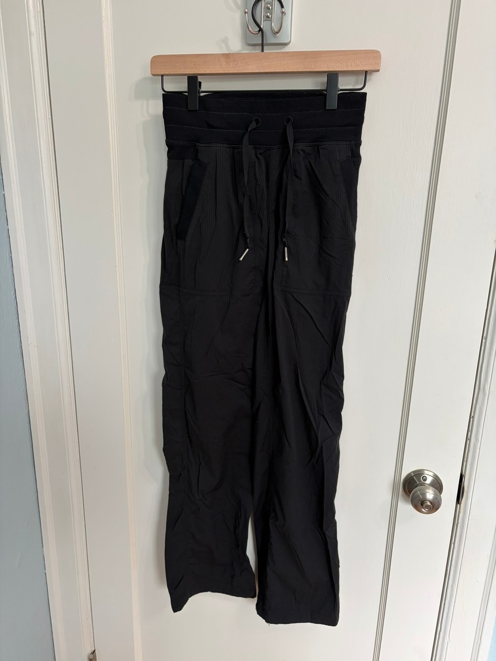 *Lululemon Dance Studio Mid-Rise Pant Black Sz 2 Wide Leg Pilling Noted